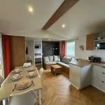 Сasa de vacaciones Mobile 450 4-6 Pers Le Des Reves, Face Au Lac, Wifi, Clim, Piscines Lattes