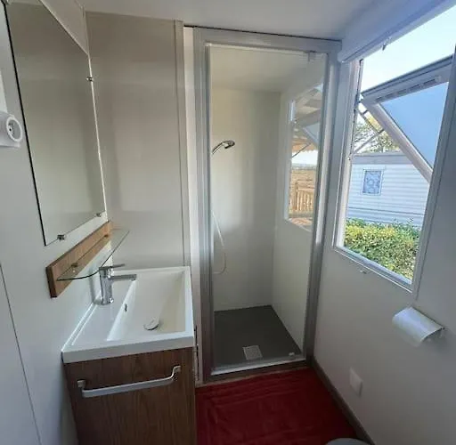 Casa de Férias Mobile 450 4-6 Pers Le Des Rêves, Face Au Lac, Wifi, Clim, Piscines *